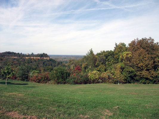 LM02 - Cliffs Along the Misssissippi - Louisiana, Missouri, USA